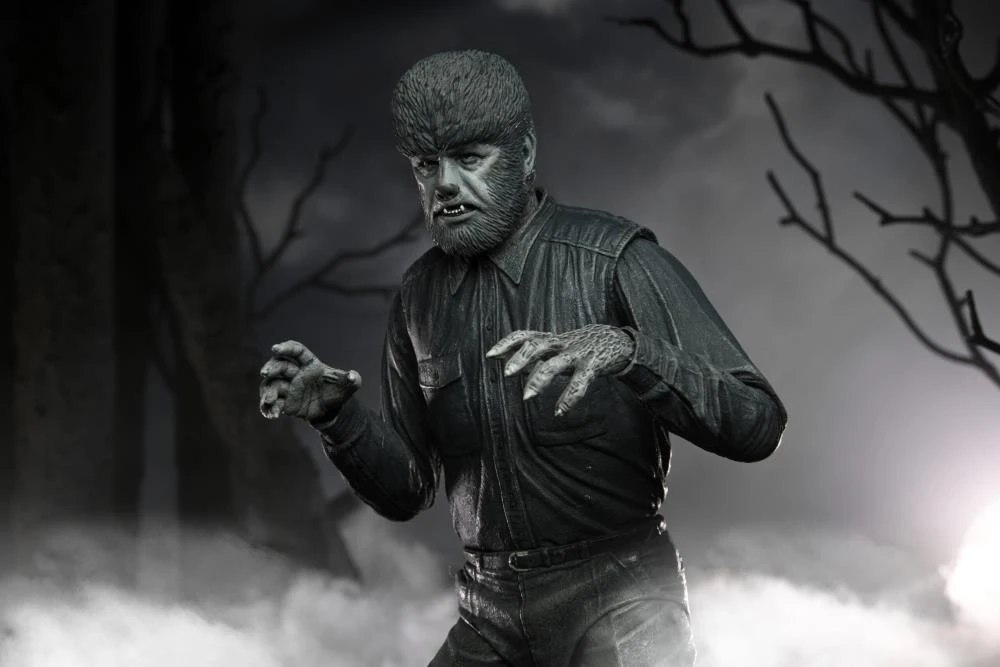 NECA Universal Monsters Ultimate The Wolf Man (Black & White) Figure 14 NECA Universal Monsters Ultimate The Wolf Man (Black & White) Figure - Image 12