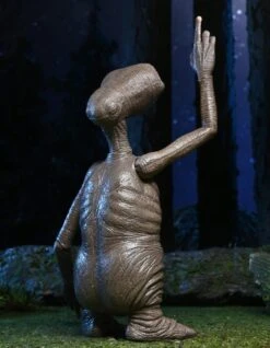 NECA E.T. 40th Anniversary Ultimate E.T. Figure -Children Toy Model 16987e83 7ef9 47c9 baa9 2efc7f424bbf