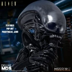 Alien Mezco Designer Series Deluxe Alien Set -Children Toy Model 351840f9 0d7d 46ab b312 7fdc1586a034
