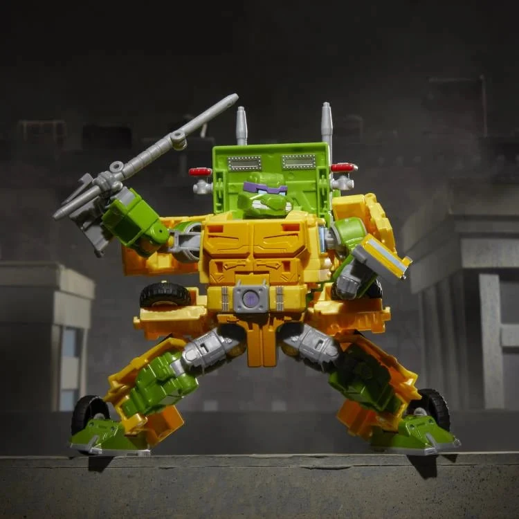 PRE-ORDER Transformers Collaborative Teenage Mutant Ninja Turtles X Transformers Party Wallop 10 PRE-ORDER Transformers Collaborative Teenage Mutant Ninja Turtles X Transformers Party Wallop - Image 8