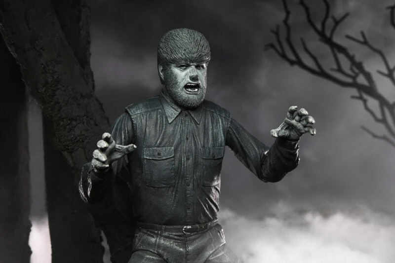 NECA Universal Monsters Ultimate The Wolf Man (Black & White) Figure 13 NECA Universal Monsters Ultimate The Wolf Man (Black & White) Figure - Image 11