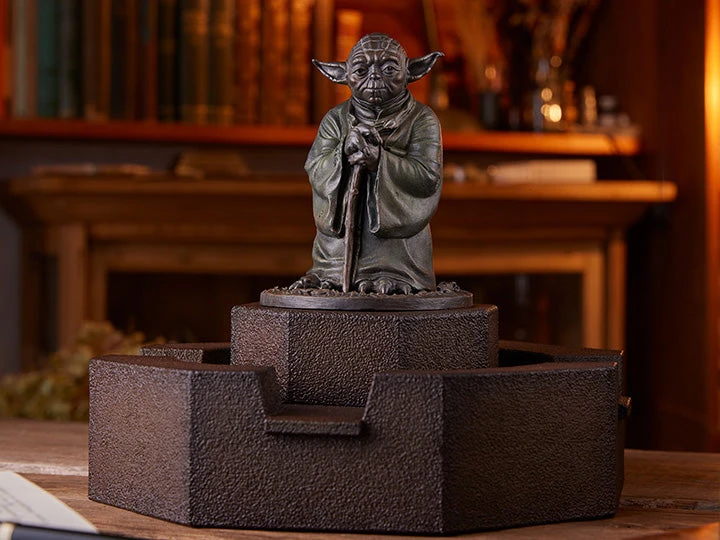 Star Wars: The Empire Strikes Back Yoda Fountain Limited Edition Statue 4 Star Wars: The Empire Strikes Back Yoda Fountain Limited Edition Statue - Image 2