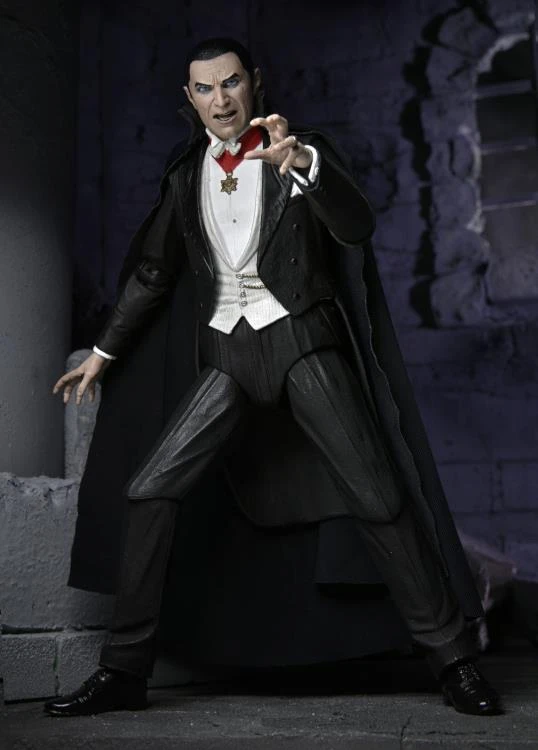 NECA Universal Monsters Ultimate Dracula (Transylvania) Figure 9 NECA Universal Monsters Ultimate Dracula (Transylvania) Figure - Image 7