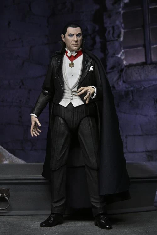 NECA Universal Monsters Ultimate Dracula (Transylvania) Figure 12 NECA Universal Monsters Ultimate Dracula (Transylvania) Figure - Image 10