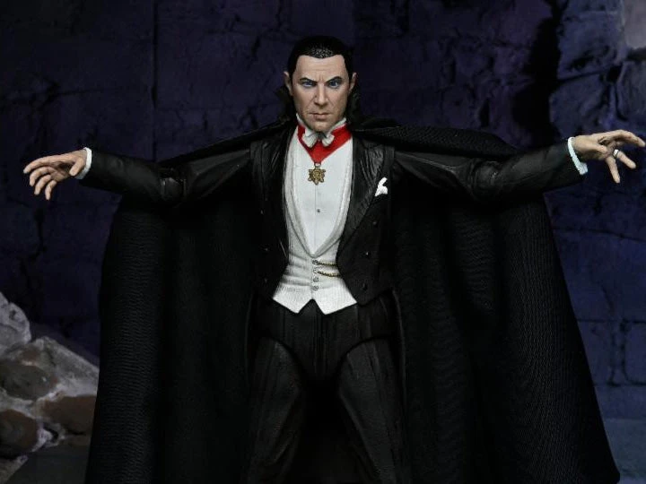 NECA Universal Monsters Ultimate Dracula (Transylvania) Figure 4 NECA Universal Monsters Ultimate Dracula (Transylvania) Figure - Image 2