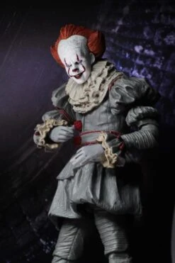 NECA IT (2017) Ultimate Pennywise Figure -Children Toy Model b5562ade d16d 469c a100 6de4ac0a6774
