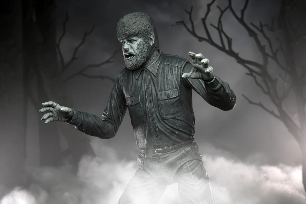NECA Universal Monsters Ultimate The Wolf Man (Black & White) Figure 12 NECA Universal Monsters Ultimate The Wolf Man (Black & White) Figure - Image 10