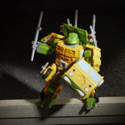 PRE-ORDER Transformers Collaborative Teenage Mutant Ninja Turtles X Transformers Party Wallop 15 PRE-ORDER Transformers Collaborative Teenage Mutant Ninja Turtles X Transformers Party Wallop -Children Toy Model fb6165a9 d734 4274 8c45 efe234a4781f