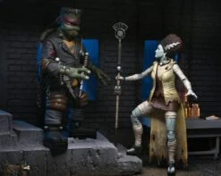 NECA Universal Monsters X Teenage Mutant Ninja Turtles Ultimate April O'Neil As The Bride Of Frankenstein -Children Toy Model fc6bfd7c 3e5e 4155 9377 fabd4b306f14