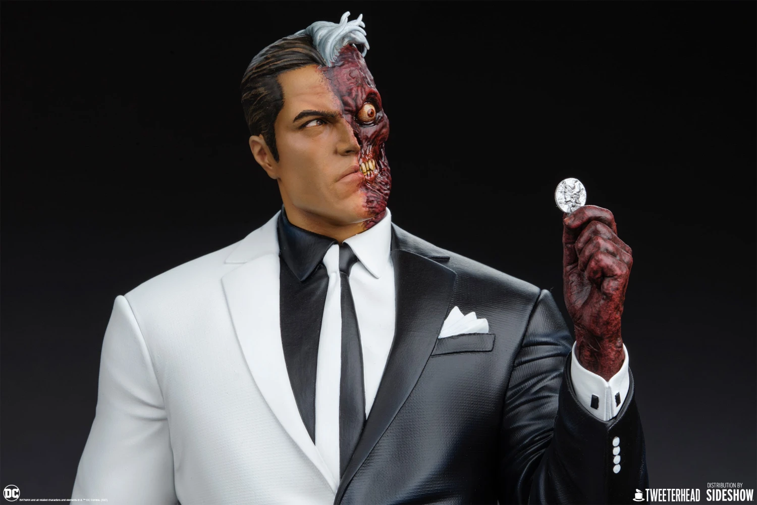PRE-ORDER Two-Face Sixth Scale Maquette 4 PRE-ORDER Two-Face Sixth Scale Maquette - Image 2